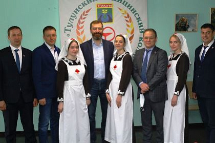 Вопросы поддержки молодых специалистов депутаты Заксобрания обсудили в ходе посещения Тулунского медколледжа